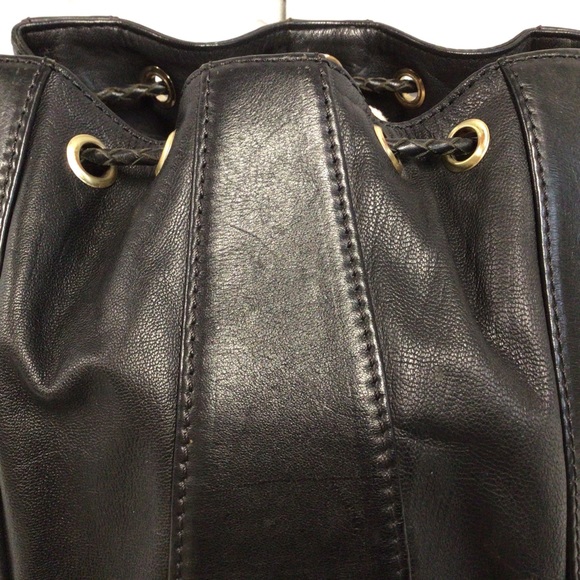 BLACK CROSSBODY LEATHER BUCKET BAG WITH FRINGES - Picture 12 of 15